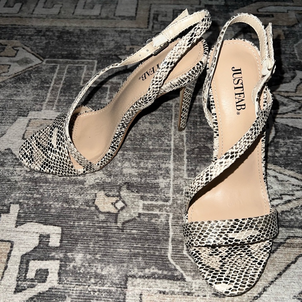 JustFab Snakeskin Pattern Heels - Black and Cream 5.5 never used